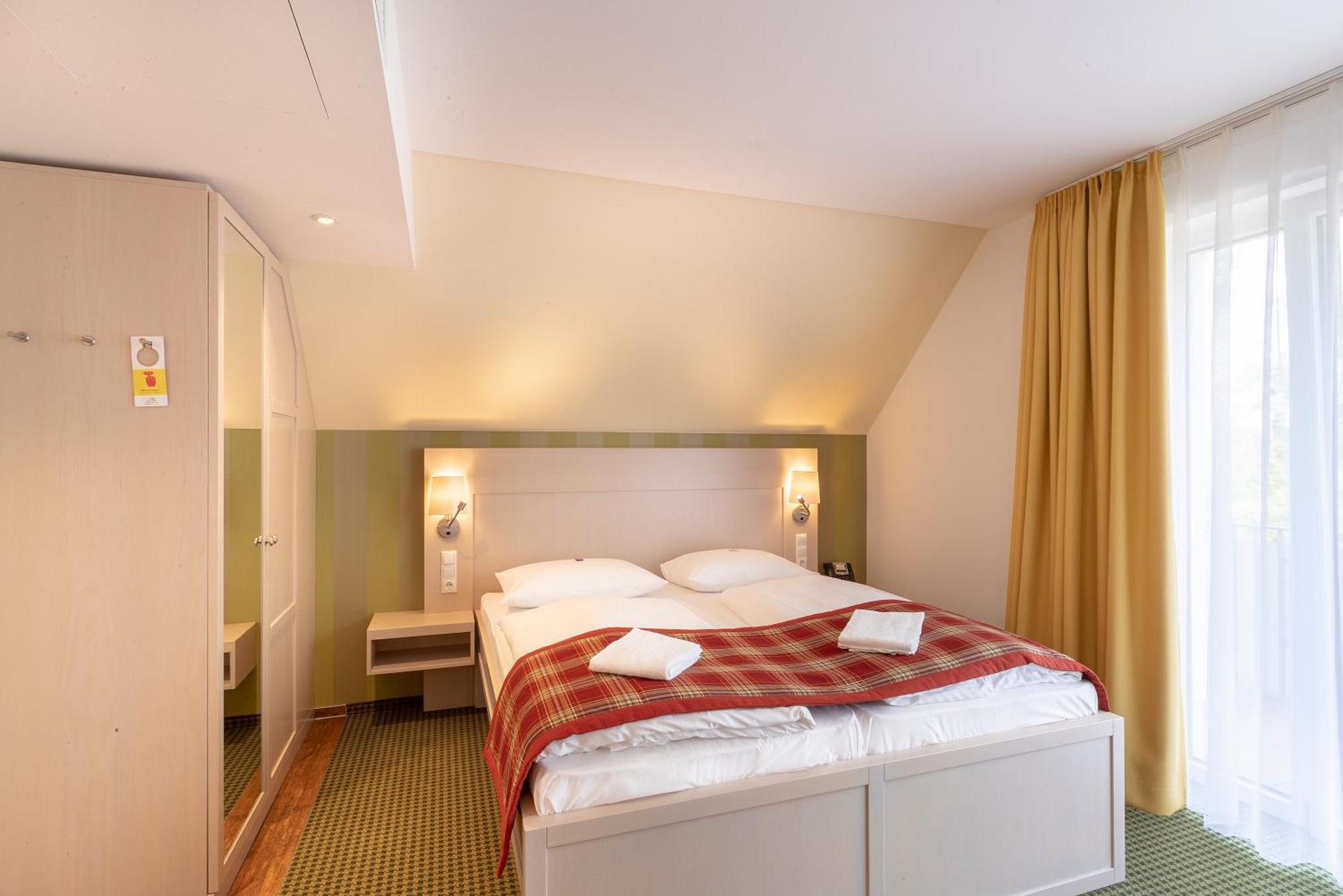 Ringhotel Warnemuender Hof รอสต็อค ภายนอก รูปภาพ