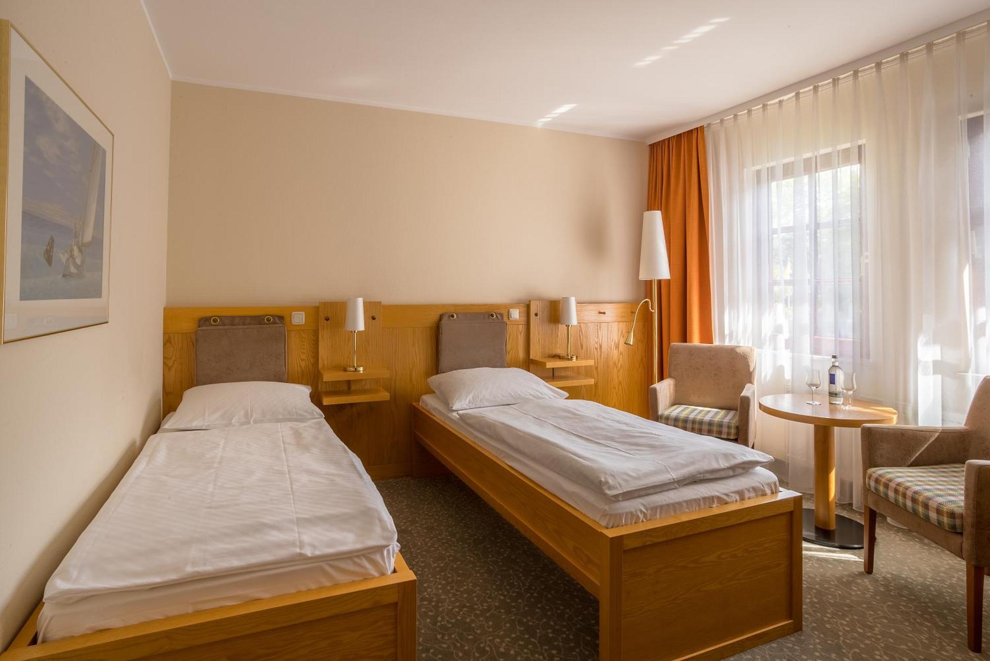 Ringhotel Warnemuender Hof รอสต็อค ภายนอก รูปภาพ
