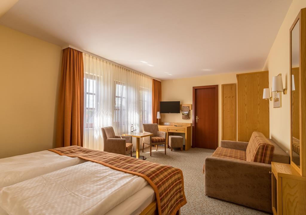 Ringhotel Warnemuender Hof รอสต็อค ภายนอก รูปภาพ